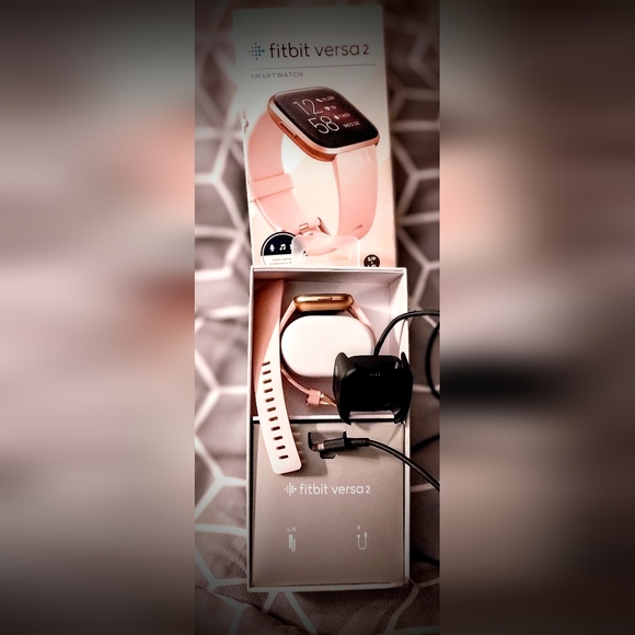 FitBit Versa 2 Health/Fitness Tracking Smartwatch Petal & Rose Gold - Picture 3 of 16